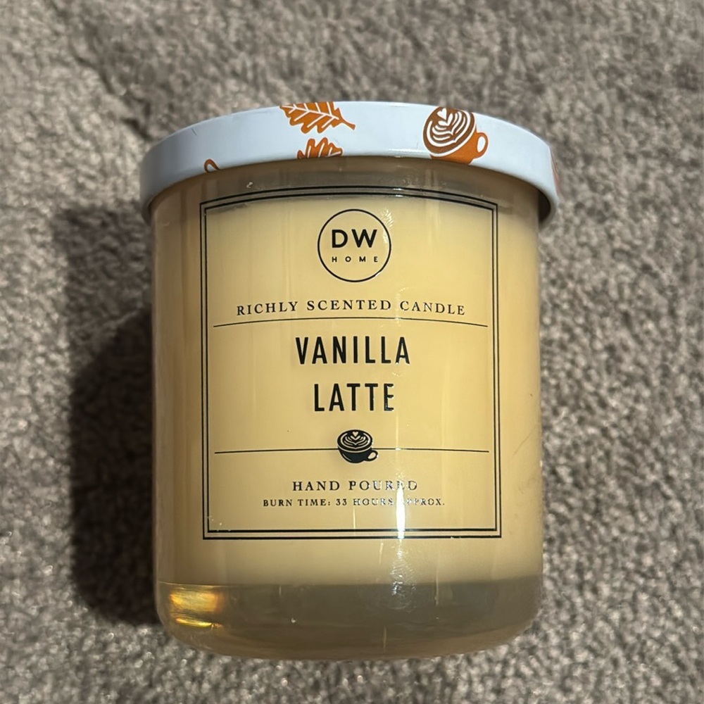 DW Home Vanilla Latte Scented Single Wick Candle 9.1 oz